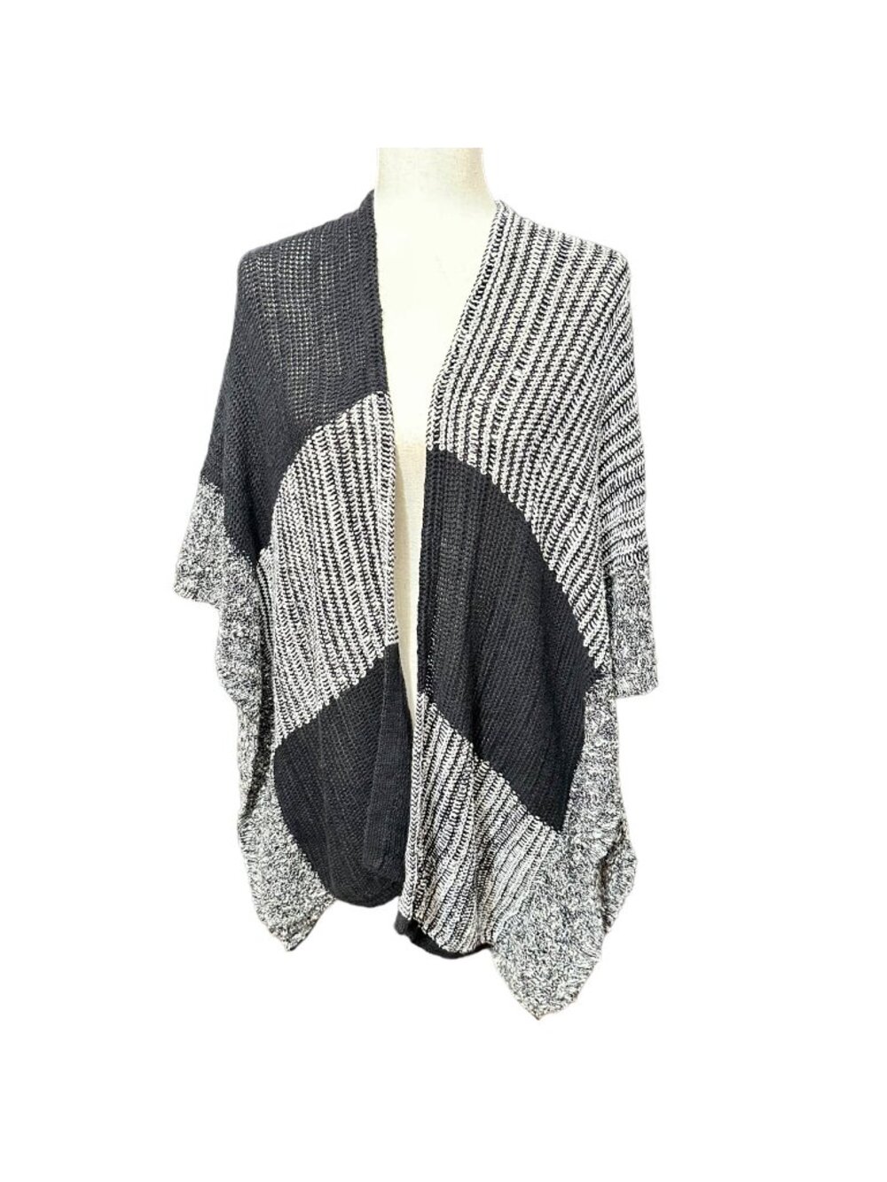 Chico's Zenergy Cardigan One Size NWT Black & White Verona Patchwork Wrap Shawl